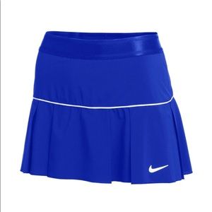 Nike Women's Essential Victory Skirt